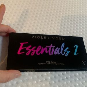 Violet Voss essentials 2 shadow palette. New. Bright sparkles matte neutrals.